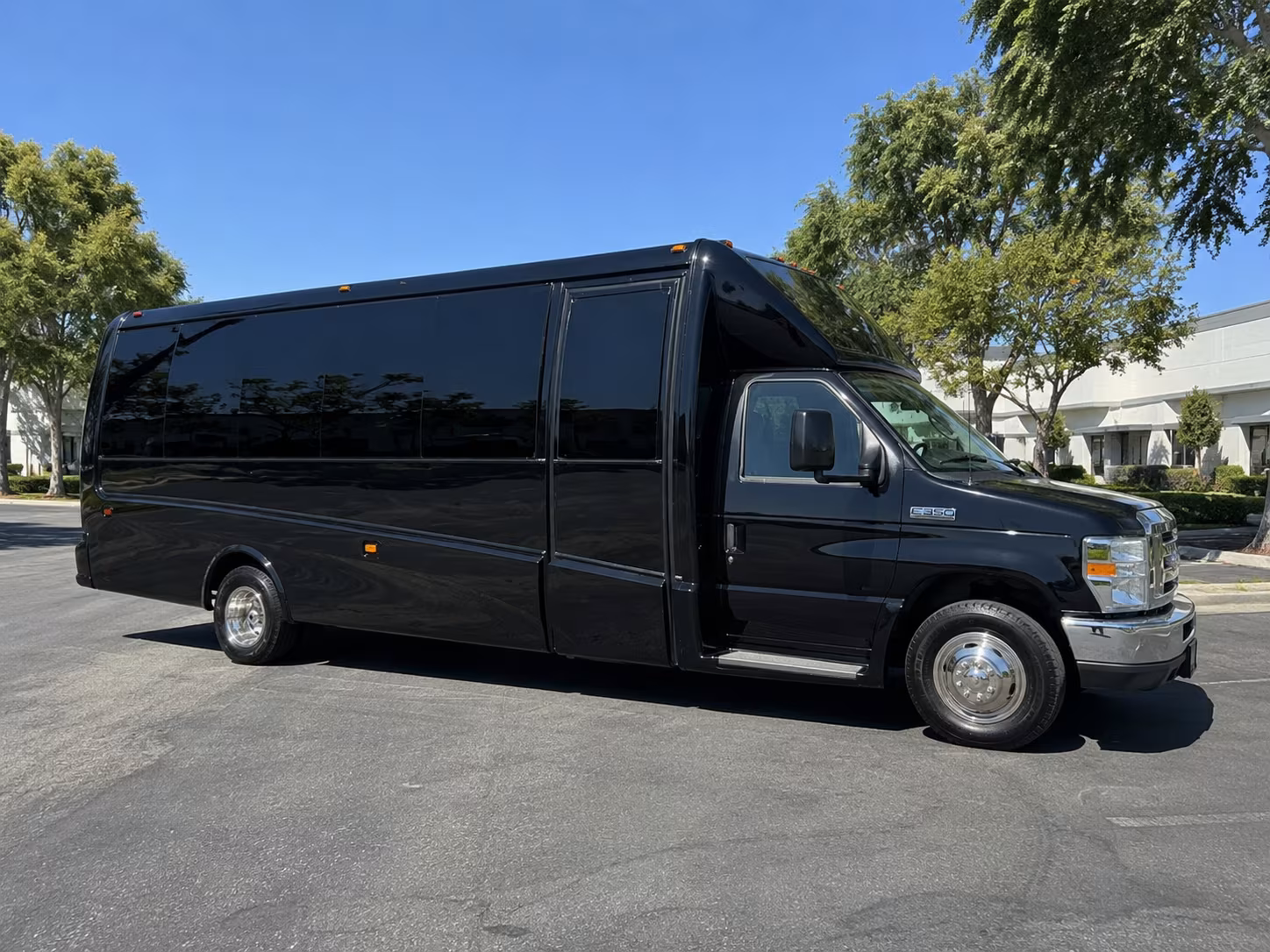 Cincinnati Birthday, Sweet 16, & Quinceañera Party Bus Rentals
